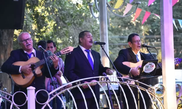 CELEBRAN EN GRANDE EL 23º ANIVERSARIO DE LAS TARDES DE BOLERO CON EL TRÍO AZTECA