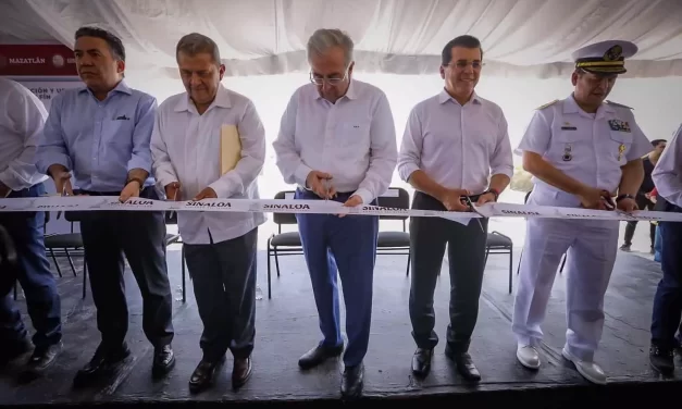 ROCHA INAUGURA LA AVENIDA DELFÍN, EN MAZATLÁN