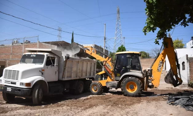 AYUNTAMIENTO REALIZA LABORES DE LIMPIEZA EN DRENES DEL SECTOR NORTE Y SUR