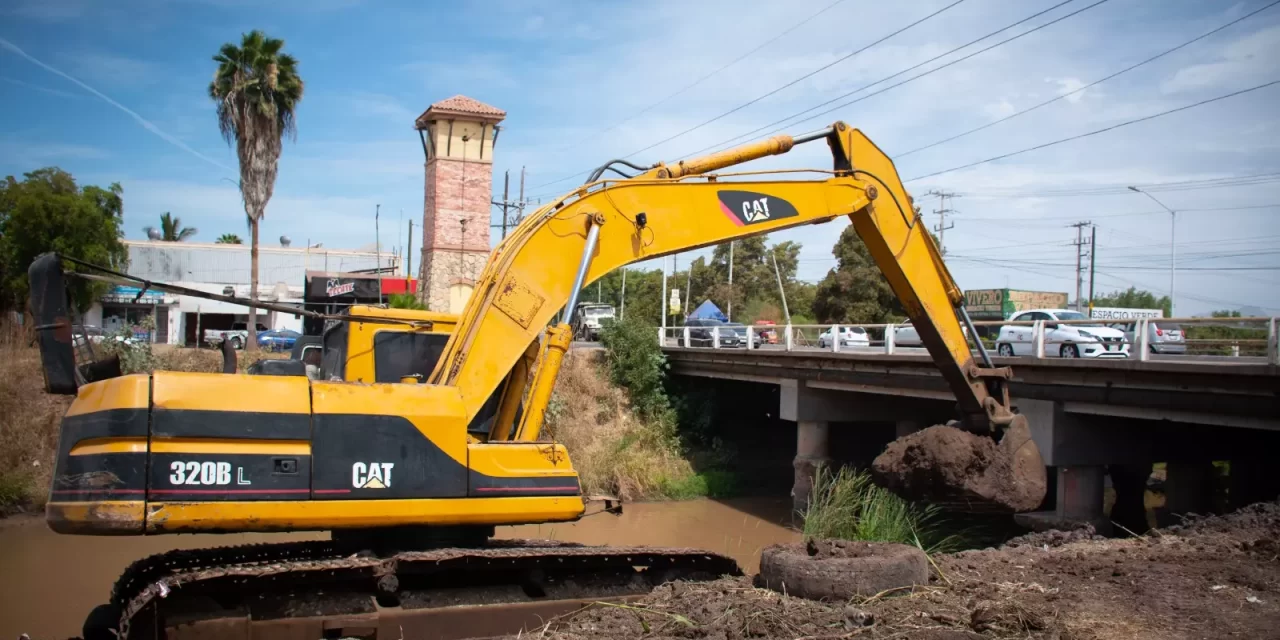 LIMPIEZA DE ARROYOS Y CANALES SUMA DIVERSOS PUNTOS DE LA CIUDAD