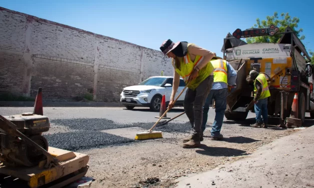 AVANZA ACONDICIONAMIENTO DE LA INFRAESTRUCTURA VIAL CON BACHEO Y REENCARPETADO EN LA CIUDAD