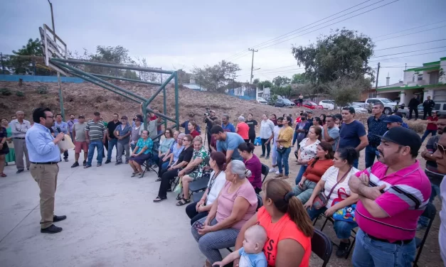 JUAN DE DIOS GÁMEZ SE COMPROMETE A PAVIMENTAR CALLES EN LA BUENOS AIRES