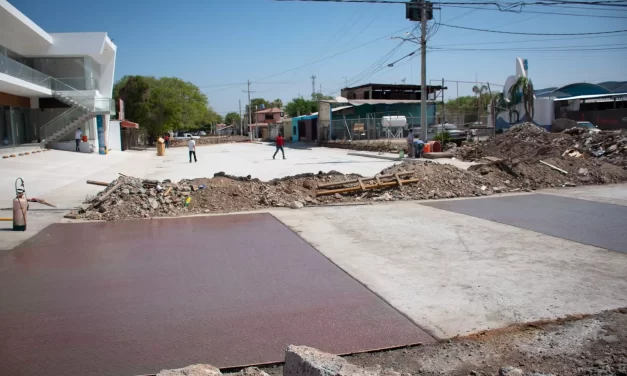 OBRAS DE PAVIMENTACIÓN CON CONCRETO HIDRÁULICO BENEFICIA A TRES COLONIAS DE LA CIUDAD