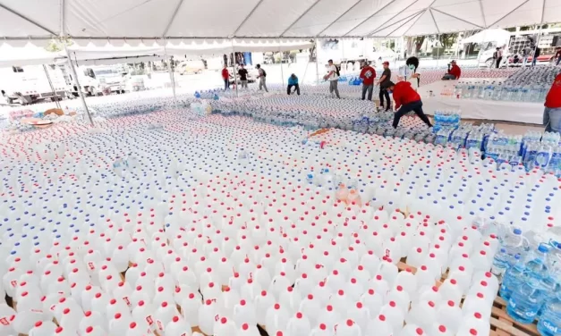 AQUATÓN 2023 INVITA DIF SINALOA A DONAR AGUA PARA CONSUMO HUMANO