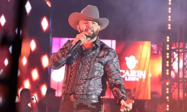 CARIN LEÓN ARMA EL BAILE Y CANTA JUNTO CON RAÚL HERNÁNDEZ JR.