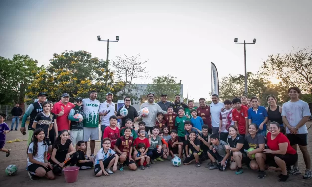 ALCALDE DE CULIACÁN ENTREGA MATERIAL DEPORTIVO EN UNIDAD DEPORTIVA CROC