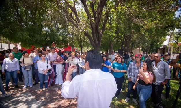 ENTREGA DE CAMIONES RECOLECTORES DE BASURA