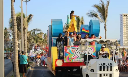 SOBERANOS DEL CARNAVAL DE MAZATLÁN PARTICIPAN EN LA 14ª. MARCHA DEL ORGULLO LGBT