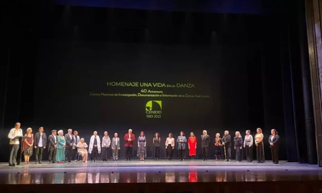 ALICIA MONTAÑO RECIBE EN BELLAS ARTES EL GALARDÓN UNA VIDA EN LA DANZA