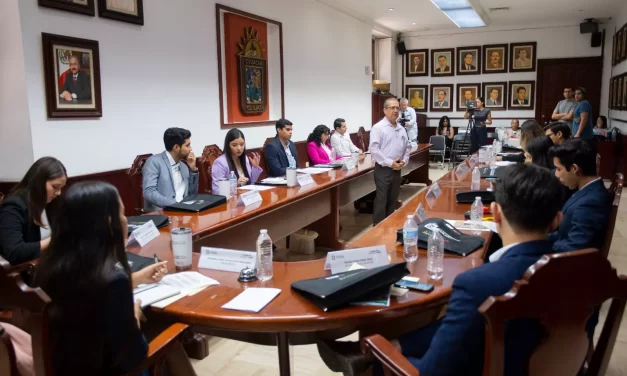 REALIZAN EXITOSO TALLER «QUÉ ES EL CABILDO Y CÓMO FUNCIONA», CAPACITAN A JÓVENES EN CULIACÁN