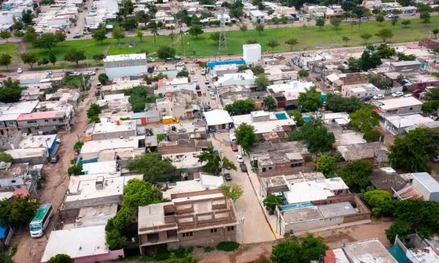 INAUGURAN PAVIMENTACIÓN DE CALLES EN LAS COLONIAS REPÚBLICA MEXICANA Y VISTA HERMOSA