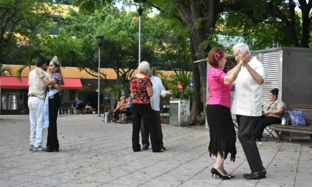 TARDES DE DANZÓN EN LA PLAZUELA OBREGÓN