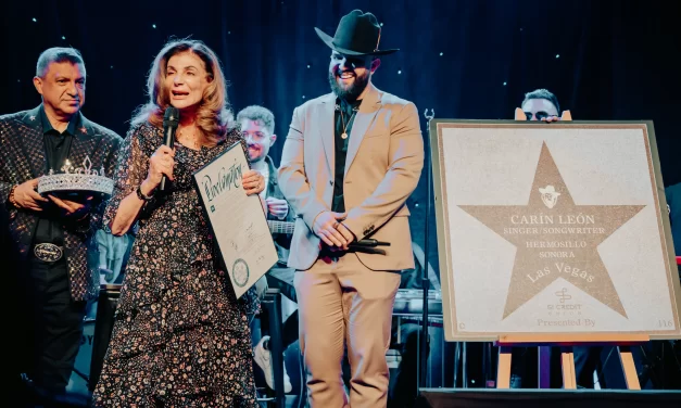 CARÍN LEÓN RECIBE ESTRELLA EN EL PASEO DE LA FAMA EN LAS VEGAS