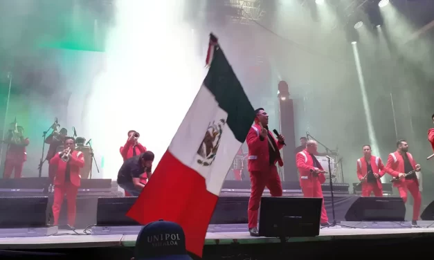 VIBRÓ LA ARROLLADORA BANDA EL LIMÓN EN NOCHE MEXICANA