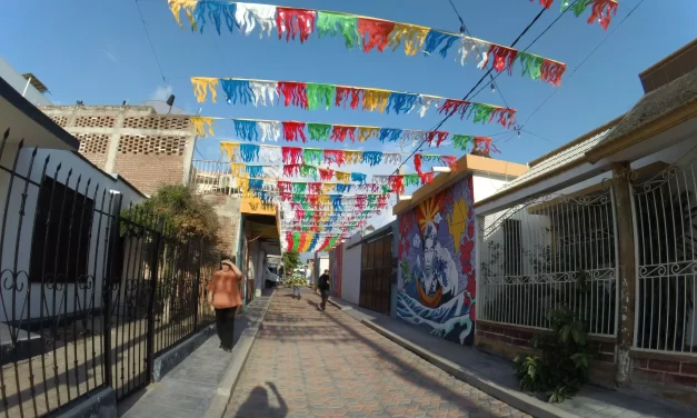 COLOCAN PLACA AL “CALLEJÓN MÁGICO” EN COSTA RICA