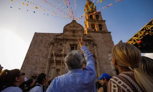 ASISTE ROCHA MOYA A LA PROCESIÓN EN HONOR DE LA VIRGEN DE “NUESTRA SEÑORA DE EL ROSARIO”