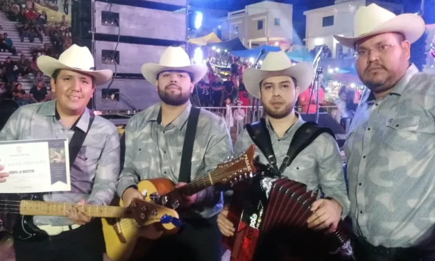 FRENTE A LA IGLESIA DE SANTA CECILIA CELEBRAN A LA PATRONA DE LOS MÚSICOS