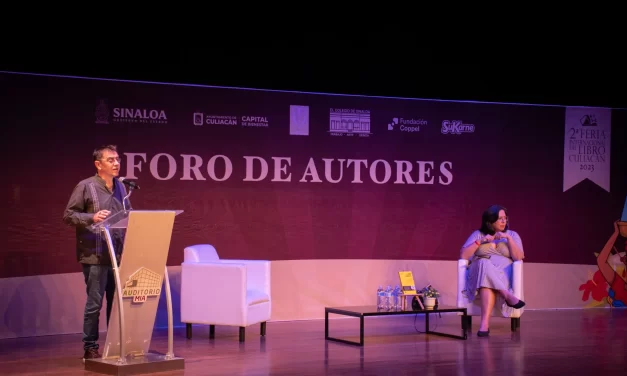 EXITOSA PRESENTACIÓN DE JUAN CARLOS MONEDERO EN EL FORO DE AUTORES DEL TEATRO MIA