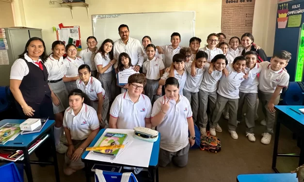 SECRETARIO DE SALUD CHARLA CON ESTUDIANTES DE PRIMARIA