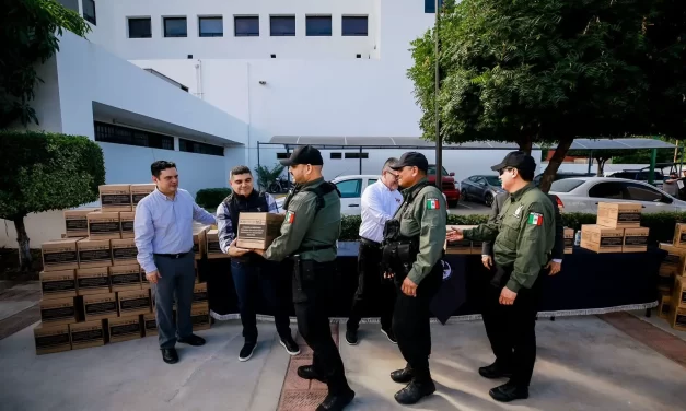 ENTREGA DIF SINALOA APOYO ALIMENTICIO A POLICÍAS ESTATALES