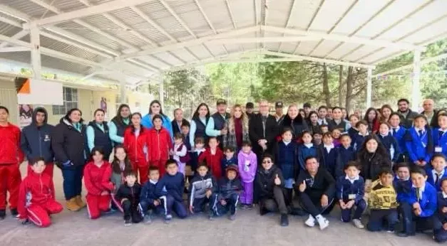 REALIZA RECORRIDO GRACIELA DOMÍNGUEZ EN ESCUELA RURAL DE CONCENTRACIÓN DE SANTA GERTRUDIS