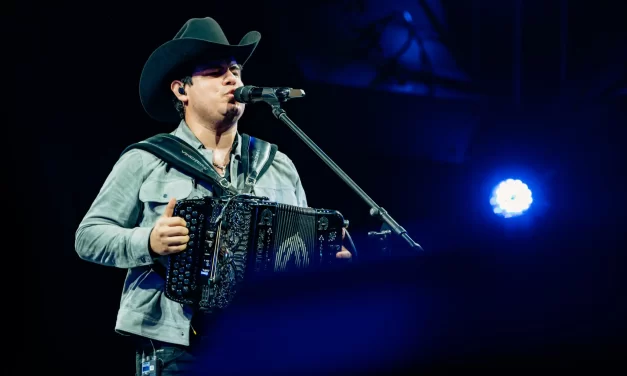 ALFREDO OLIVAS ARRANCA CON GRAN ÉXITO SU GIRA LLAMADA “EN SOLITARIO”