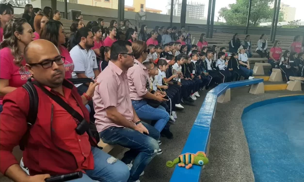 GRAN ACUARIO RECIBE A 80 NIÑOS DE GUAMÚCHIL QUE ANHELABAN CONOCER MAZATLÁN