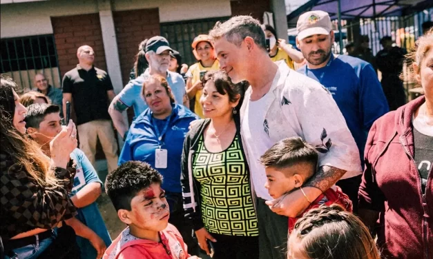 ALEJANDRO SANZ VISITA UNA DE LAS ZONAS AFECTADAS POR LOS INCENDIOS EN CHILE