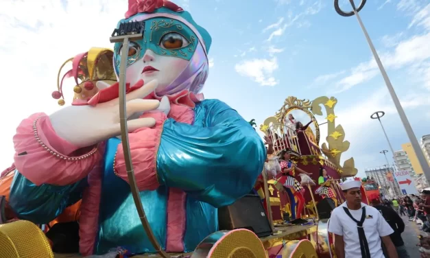 VIVEN EL ÚLTIMO DESFILE DEL CARNAVAL DE MAZATLÁN 2024