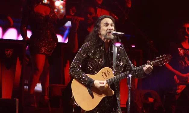 VELADA ROMÁNTICA CON MARCO ANTONIO SOLÍS