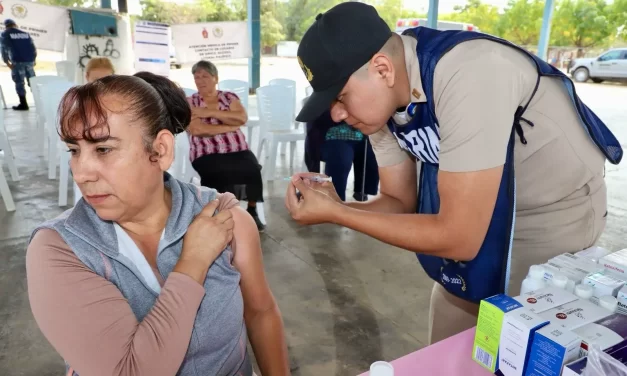 LLEGAN SERVICIOS DE SALUD A TANQUES, EJIDO VENUSTIANO CARRANZA