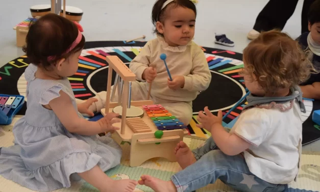 MAÑANA MELÓDICA Y DE APRENDIZAJE VIVEN MADRES E HIJOS EN TALLER DE MÚSICA PARA BEBÉS