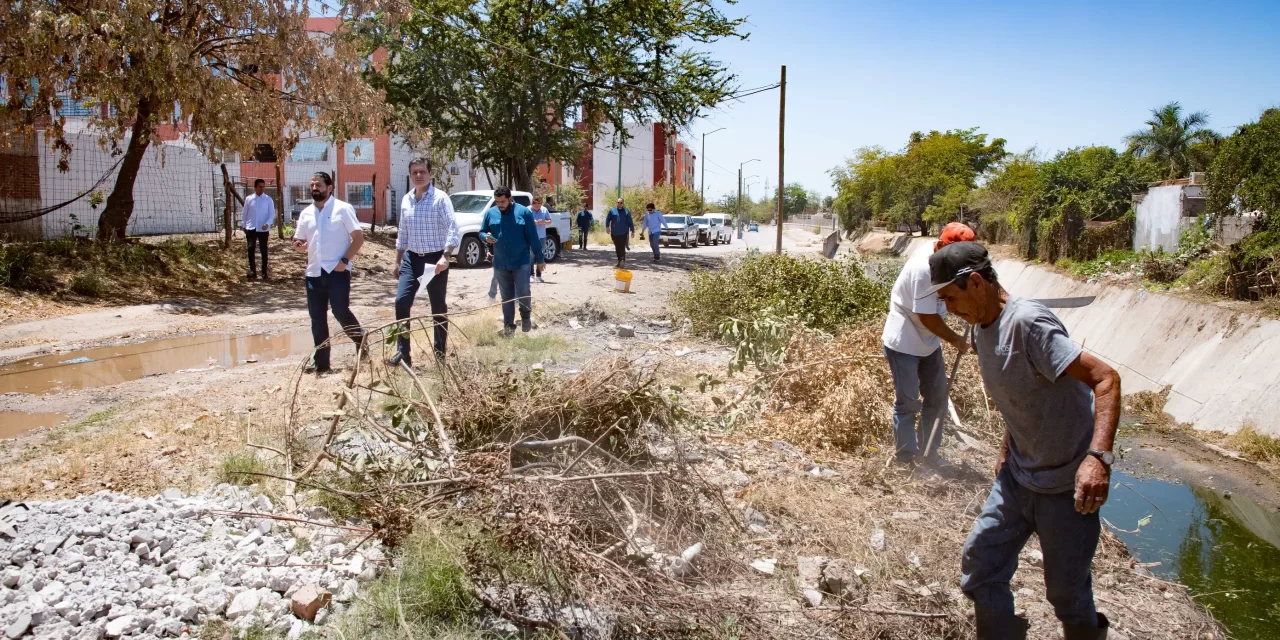 ALCALDE DE CULIACÁN SUPERVISA TRABAJOS DE LIMPIEZA DE ARROYOS Y CANALES EN LA CIUDAD