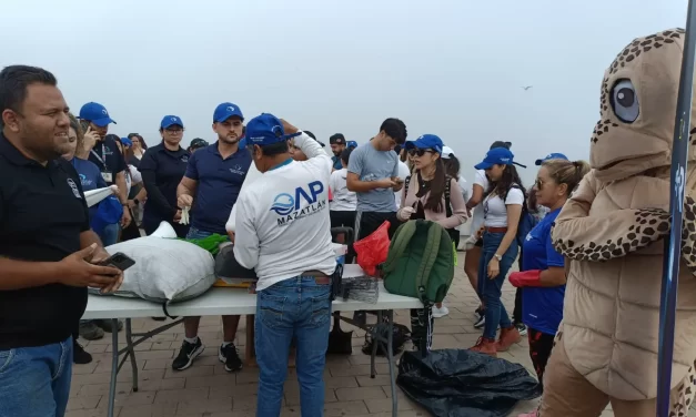 SACAN DE LAS PLAYAS CASI UNA TONELADA DE BASURA; EVITAN QUE COLILLAS DE CIGARROS CONTAMINEN