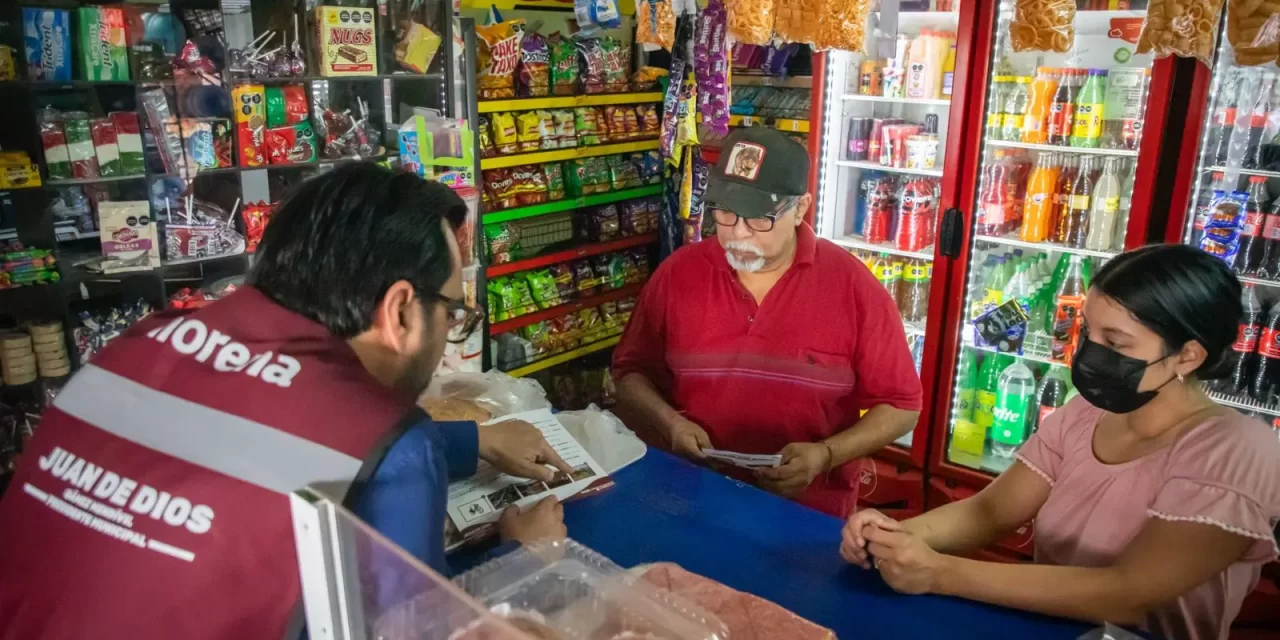 UN NUEVO PANTEÓN Y MÁS CALLES PAVIMENTADAS PARA AGUARUTO, COMPROMETE JUAN DE DIOS GÁMEZ