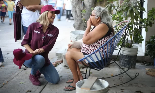 ESTRELLA PALACIOS, FUTURA PRESIDENTA MUNICIPAL DE MAZATLÁN POR MORENA RECORRE LA COLONIA SALVADOR ALLENDE