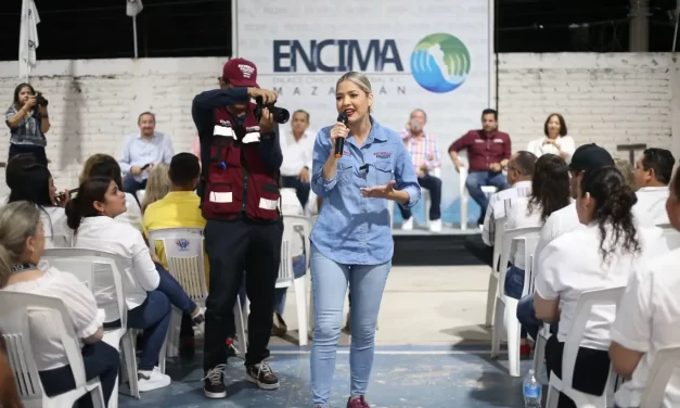 TRABAJAR POR EL BIEN DE LA EDUCACIÓN, OFRECE ESTRELLA PALACIOS ANTE MAESTROS EN REUNIÓN DE ENCIMA