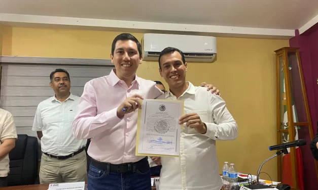 RECIBE JESÚS IBARRA CONSTANCIA DE DIPUTADO FEDERAL ELECTO