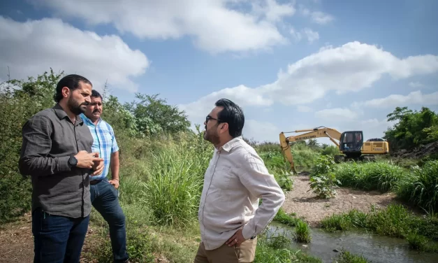 JUAN DE DIOS GÁMEZ SUPERVISA LIMPIEZA EN ARROYOS Y CANALES DE LA CIUDAD