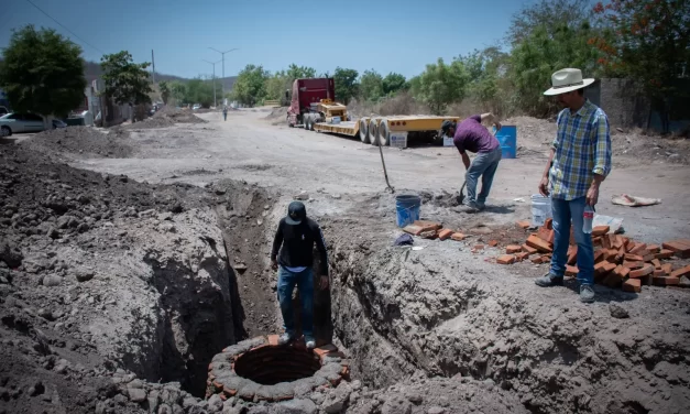 PAVIMENTACIÓN DE CALLES CON CONCRETO HIDRÁULICO AVANZA EN TODA LA CIUDAD