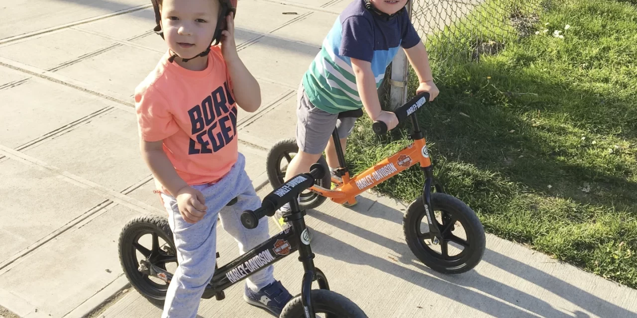 ¿CUÁNDO DEBE EMPEZAR UN NIÑO A MONTAR EN BICICLETA?