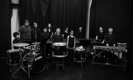 AL RITMO DE TAMBORES Y MARIMBA, ALUMNOS DEL TALLER DE PERCUSIÓN BRINDAN ARMÓNICO RECITAL