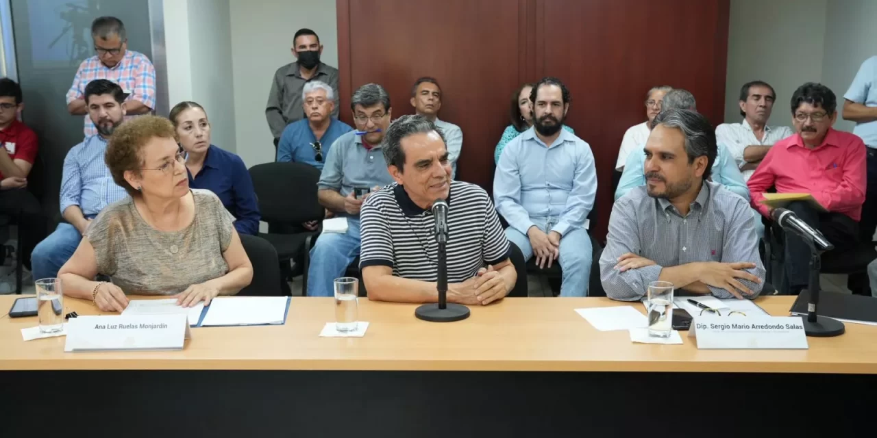 COMISIÓN SE REÚNE CON AUTORES DE INICIATIVAS DE REFORMA A LA LEY ORGÁNICA DE LA UAS