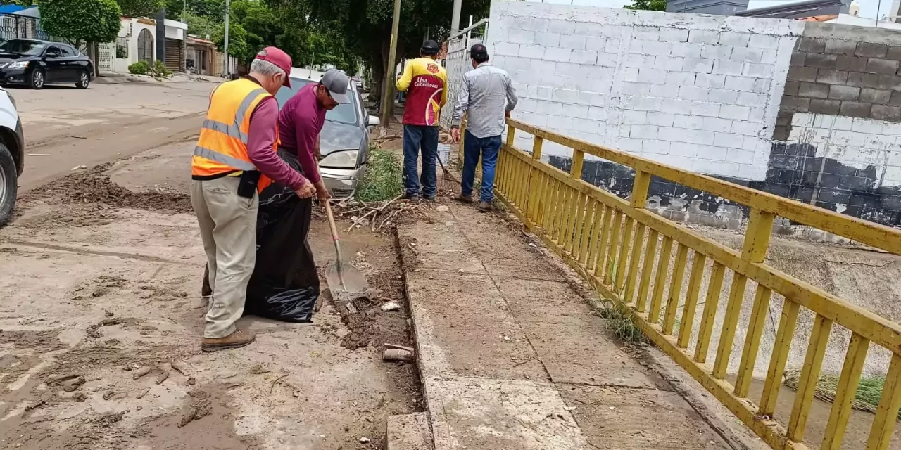 AYUNTAMIENTO REALIZA LABORES DE LIMPIEZA TRAS LLUVIAS DE ESTE MARTES