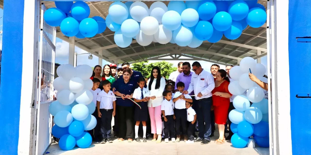 CON INAUGURACIÓN DE TECHUMBRE EN PRIMARIA