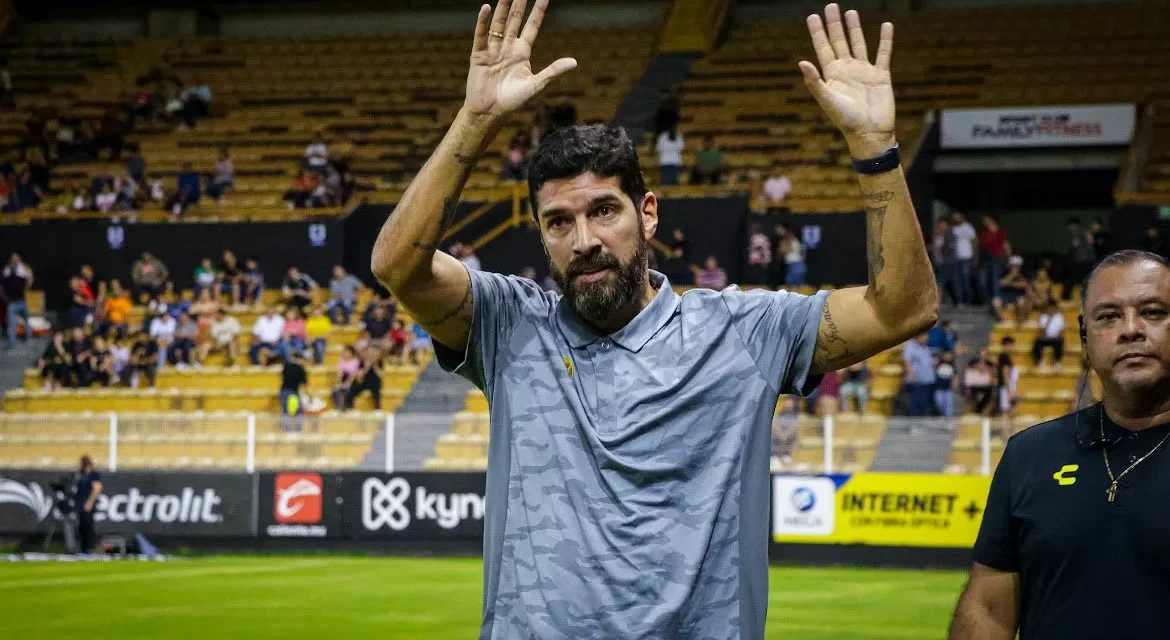 “LA QUÍMICA CON LA AFICIÓN FUE CLAVE PARA EL EMPATE”; SEBASTIÁN ABREU