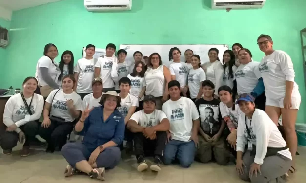 IMPARTEN TALLER DE LIDERAZGO COMUNITARIO A JÓVENES DE LA BAHÍA SANTA MARÍA