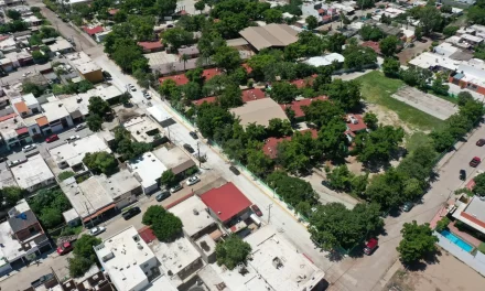 JUAN DE DIOS GÁMEZ ENTREGA DOS CALLES PAVIMENTADAS MÁS EN LA COLONIA LÁZARO CÁRDENAS