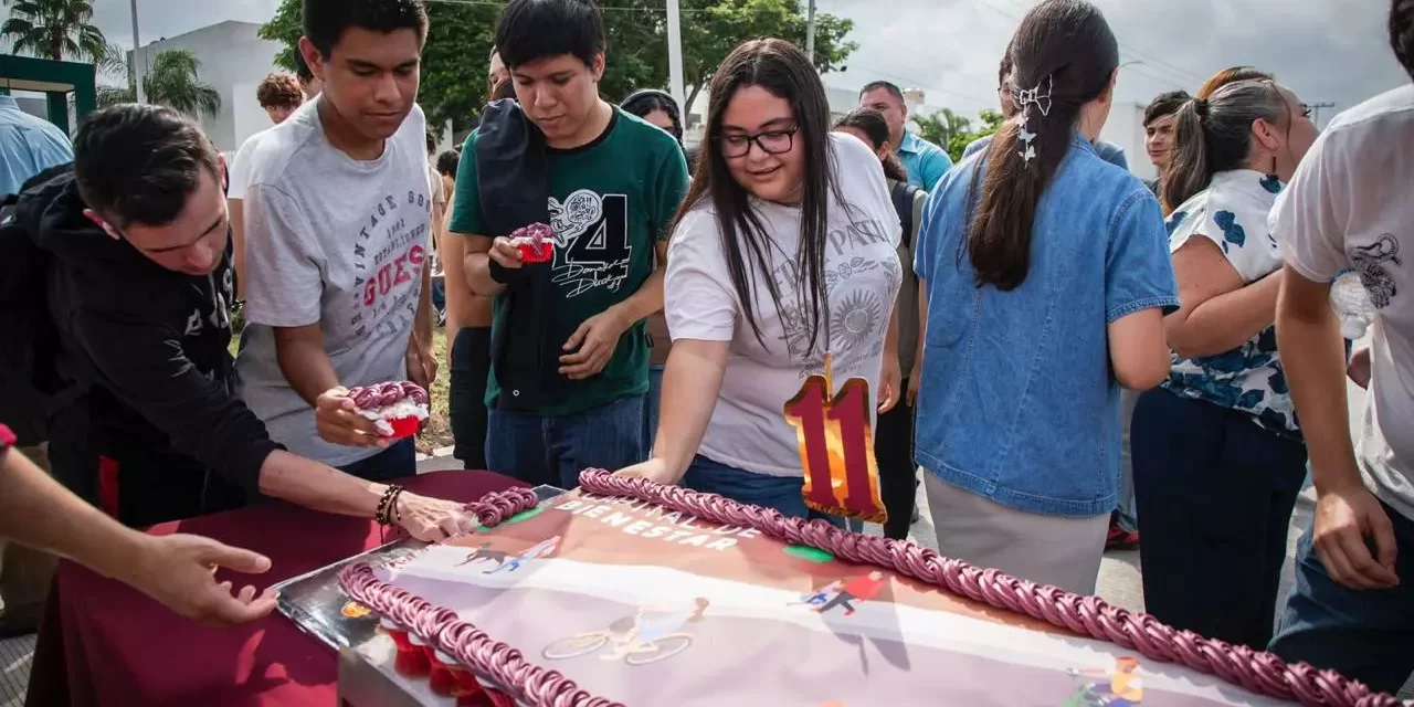 JUAN DE DIOS GÁMEZ ENTREGA OTRAS TRES CALLES PAVIMENTADAS