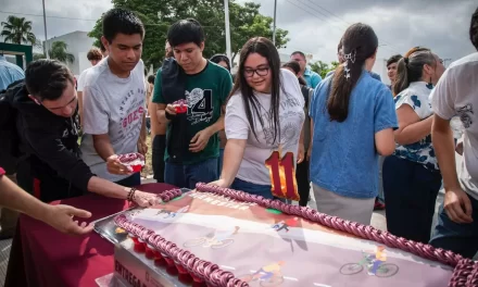 JUAN DE DIOS GÁMEZ ENTREGA OTRAS TRES CALLES PAVIMENTADAS